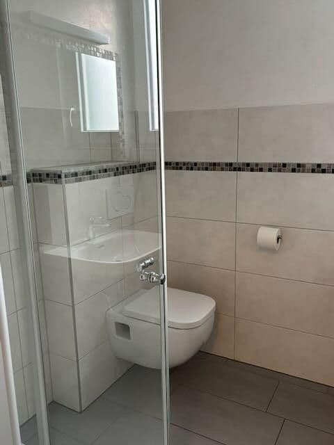 Prodej domu 460 m², pozemek 2.041 m², Rodelhaus 1, Braunlage, Dolní Sasko Prodej domu 460 m², pozemek 2.041 m², Rodelhaus 1, Braunlage, Dolní Sasko