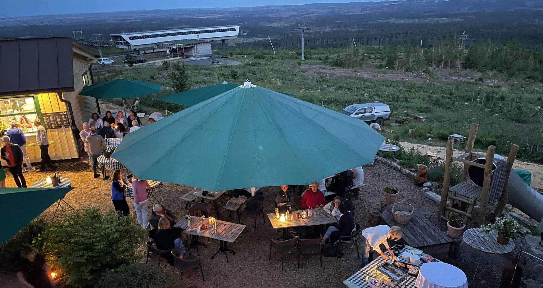 Prodej domu 460 m², pozemek 2.041 m², Rodelhaus 1, Braunlage, Dolní Sasko Prodej domu 460 m², pozemek 2.041 m², Rodelhaus 1, Braunlage, Dolní Sasko