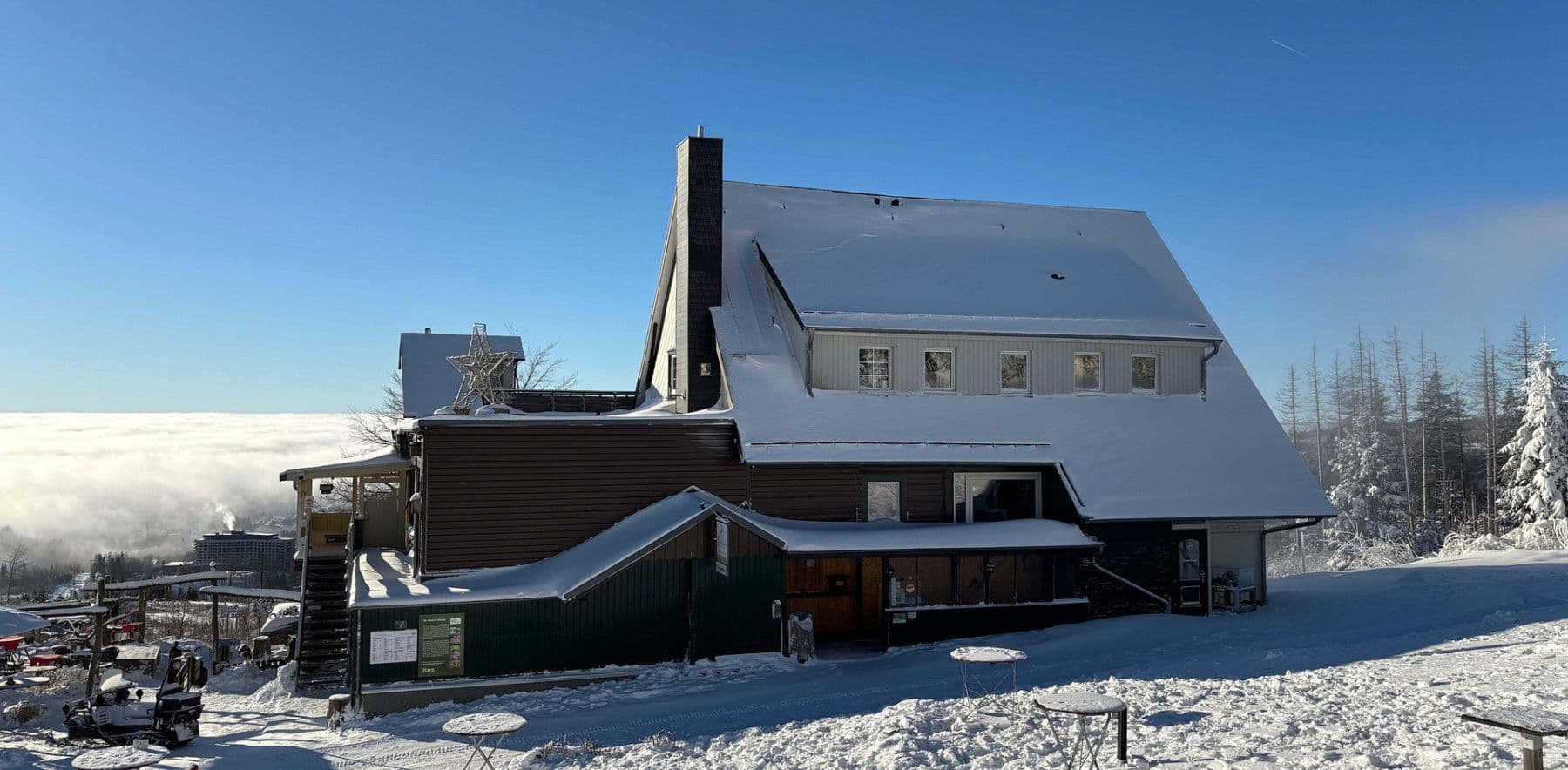 Prodej domu 460 m², pozemek 2.041 m², Rodelhaus 1, Braunlage, Dolní Sasko Prodej domu 460 m², pozemek 2.041 m², Rodelhaus 1, Braunlage, Dolní Sasko