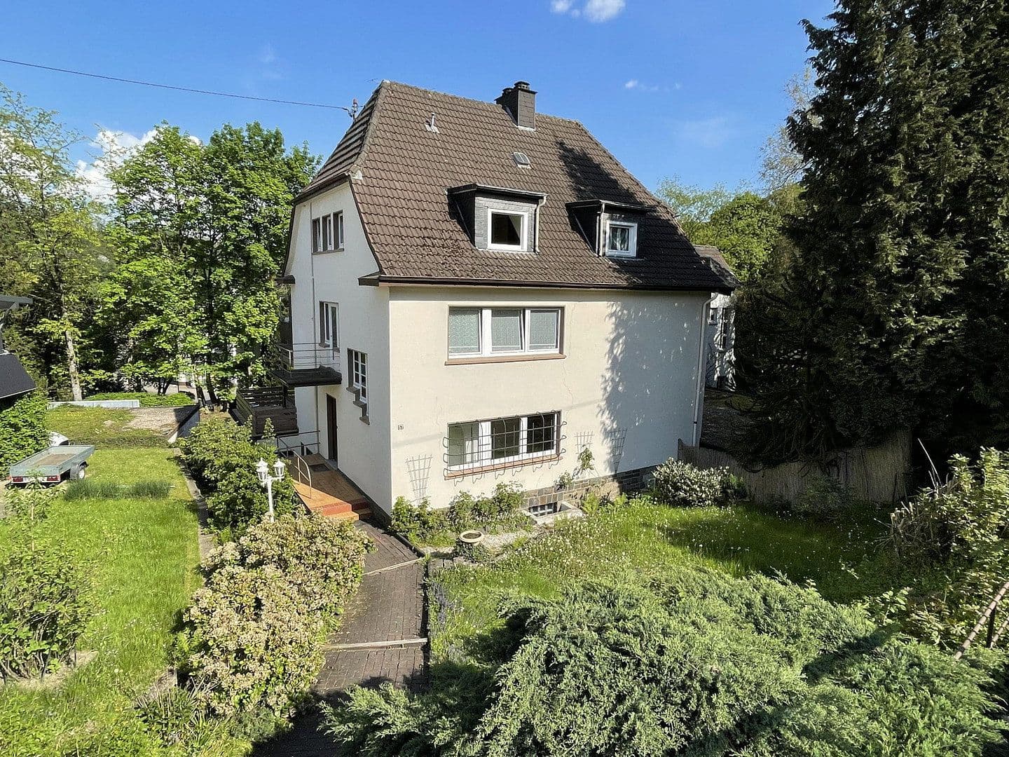 Prodej domu 482 m², pozemek 1.733 m², Hindenburgstr. 57 und 59, Gummersbach, Severní Porýní-Vestfálsko Prodej domu 482 m², pozemek 1.733 m², Hindenburgstr. 57 und 59, Gummersbach, Severní Porýní-Vestfálsko