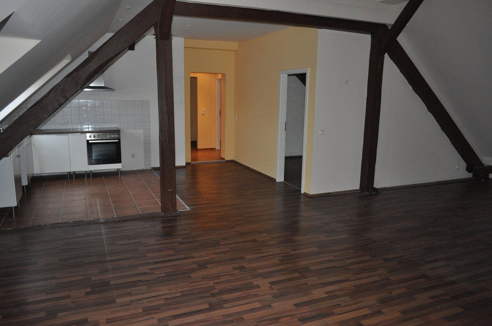 Pronájem bytu 3+1 100 m², Lübeck, Šlesvicko-Holštýnsko Pronájem bytu 3+1 100 m², Lübeck, Šlesvicko-Holštýnsko