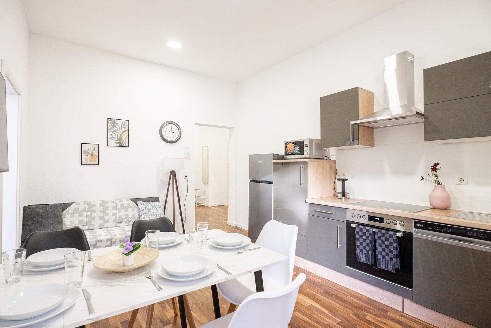 Pronájem bytu 4+1 85 m², Wilhelmstrasse 11, Heilbronn, Bádensko-Württembersko Pronájem bytu 4+1 85 m², Wilhelmstrasse 11, Heilbronn, Bádensko-Württembersko