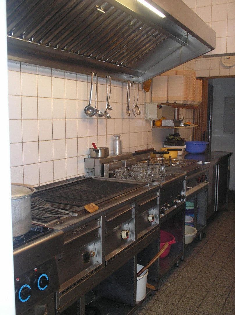 Prodej nebytového prostoru 450 m², Wunstorf, Dolní Sasko Prodej nebytového prostoru 450 m², Wunstorf, Dolní Sasko