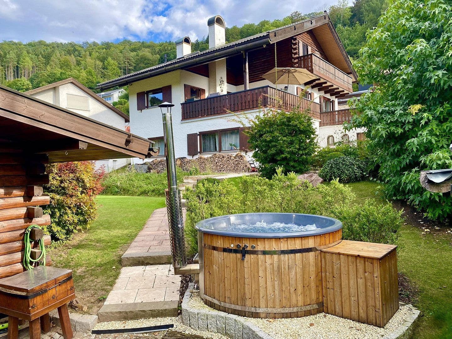 Prodej domu 190 m², pozemek 865 m², Wildberg, Bádensko-Württembersko Prodej domu 190 m², pozemek 865 m², Wildberg, Bádensko-Württembersko