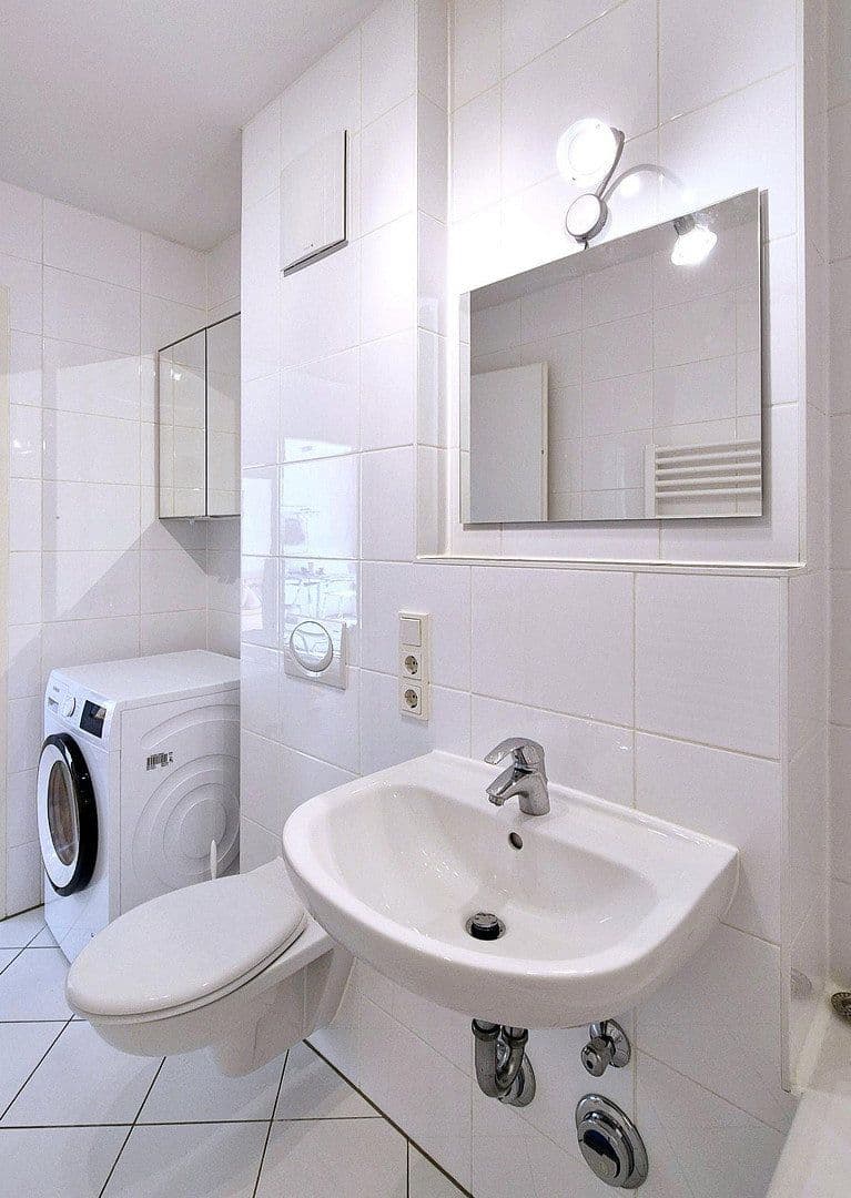 Pronájem bytu 2+1 54 m², Max-Friedlaender-Bogen 5, München, Bavorsko Pronájem bytu 2+1 54 m², Max-Friedlaender-Bogen 5, München, Bavorsko