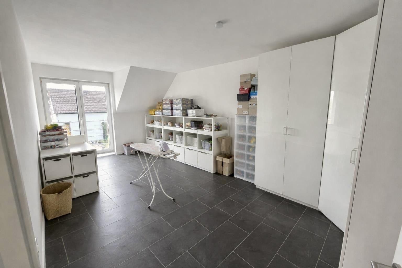 Pronájem domu 237 m², pozemek 588 m², Würselen, Severní Porýní-Vestfálsko Pronájem domu 237 m², pozemek 588 m², Würselen, Severní Porýní-Vestfálsko