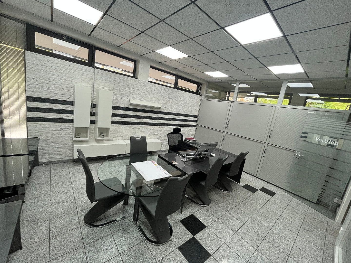 Pronájem kanceláře 250 m², Elbinger Straße 14a, Karlsruhe, Bádensko-Württembersko Pronájem kanceláře 250 m², Elbinger Straße 14a, Karlsruhe, Bádensko-Württembersko