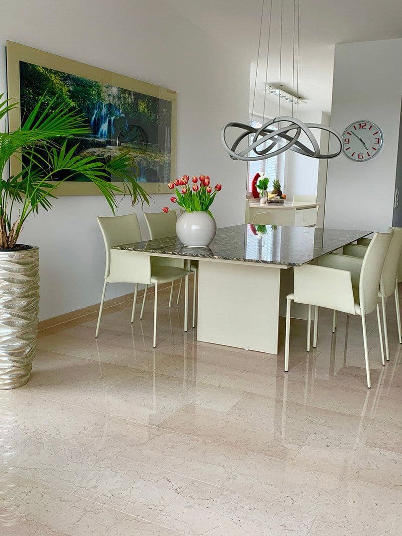 Prodej domu 224 m², pozemek 303 m², Tettnang, Bádensko-Württembersko Prodej domu 224 m², pozemek 303 m², Tettnang, Bádensko-Württembersko