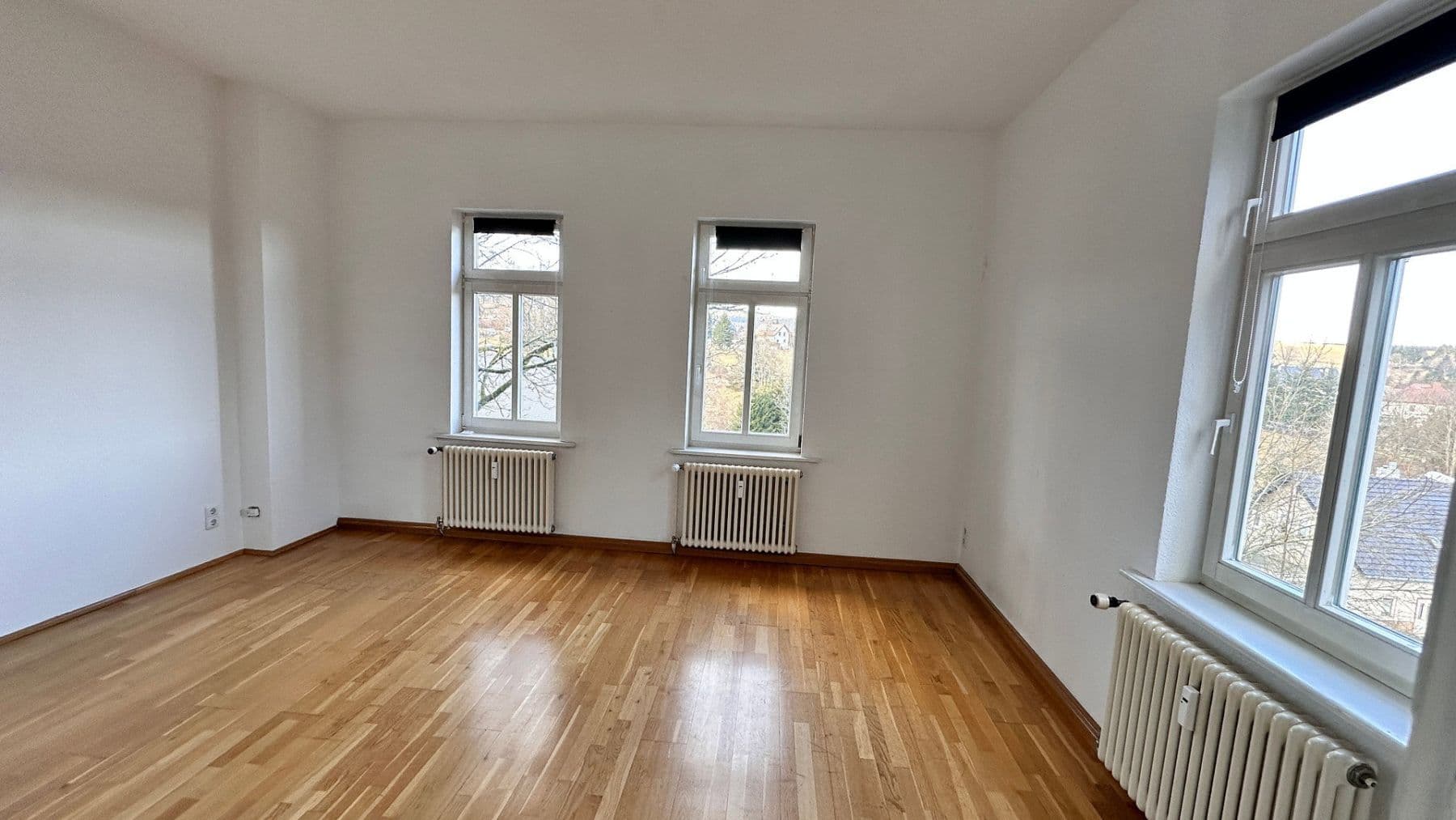 Pronájem bytu 3+1 80 m², Suhler Chaussee 21, Suhl OT Schmiedefeld am Rennsteig, Durynsko Pronájem bytu 3+1 80 m², Suhler Chaussee 21, Suhl OT Schmiedefeld am Rennsteig, Durynsko