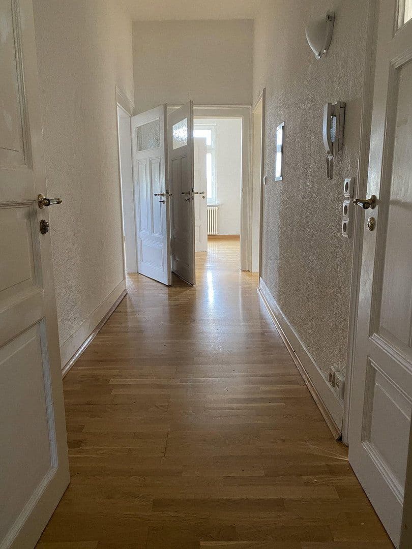 Pronájem bytu 3+1 80 m², Suhler Chaussee 21, Suhl OT Schmiedefeld am Rennsteig, Durynsko Pronájem bytu 3+1 80 m², Suhler Chaussee 21, Suhl OT Schmiedefeld am Rennsteig, Durynsko