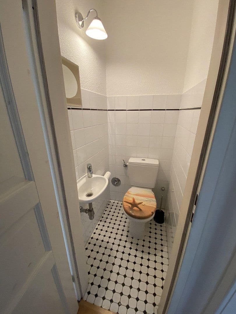 Pronájem bytu 3+1 80 m², Suhler Chaussee 21, Suhl OT Schmiedefeld am Rennsteig, Durynsko Pronájem bytu 3+1 80 m², Suhler Chaussee 21, Suhl OT Schmiedefeld am Rennsteig, Durynsko