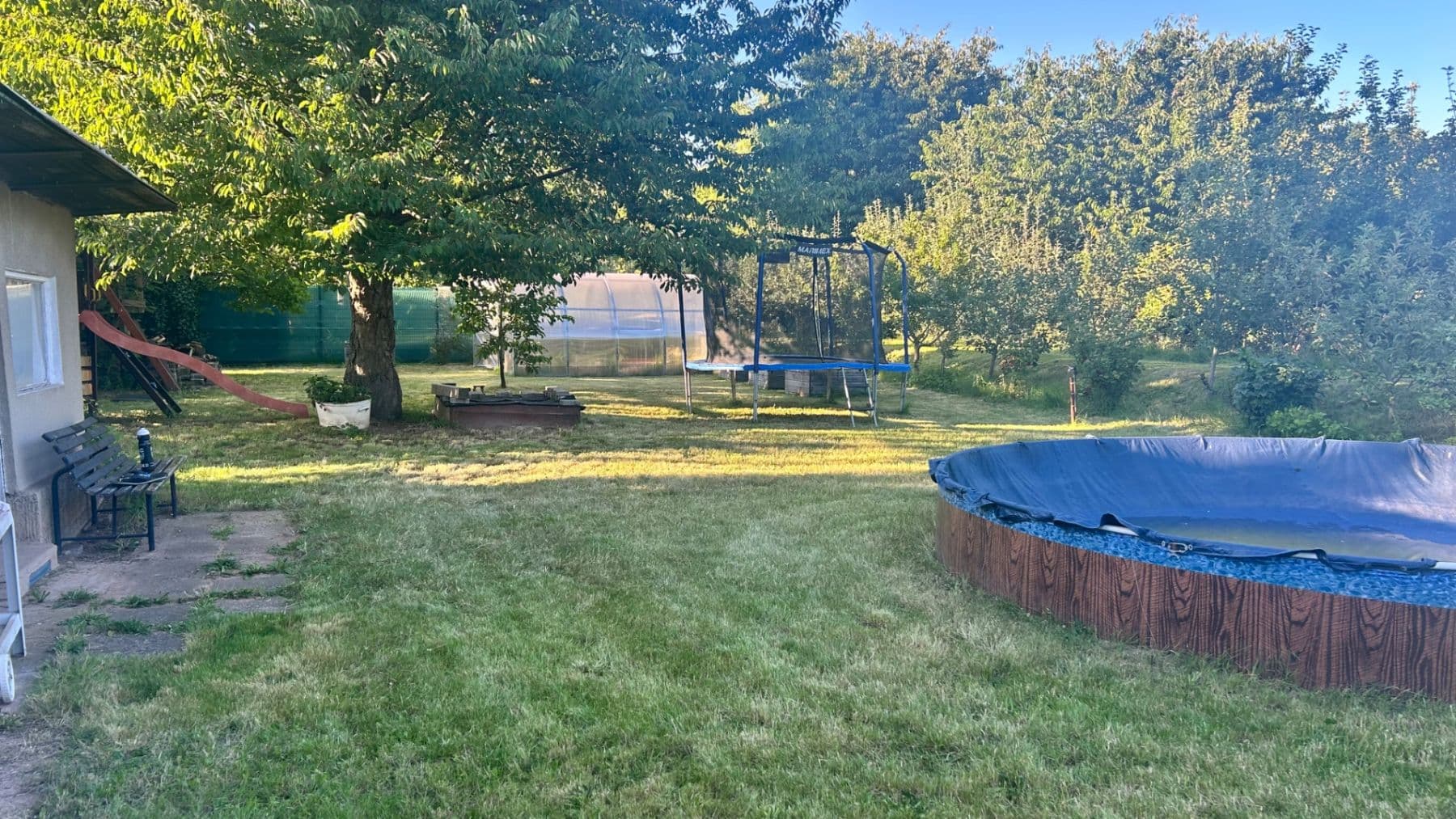 Prodej chaty, chalupy 16 m², pozemek 310 m², Zahrádkářská osada Třešňovka, Hradec Králové, Královéhradecký kraj Prodej chaty, chalupy 16 m², pozemek 310 m², Zahrádkářská osada Třešňovka, Hradec Králové, Královéhradecký kraj