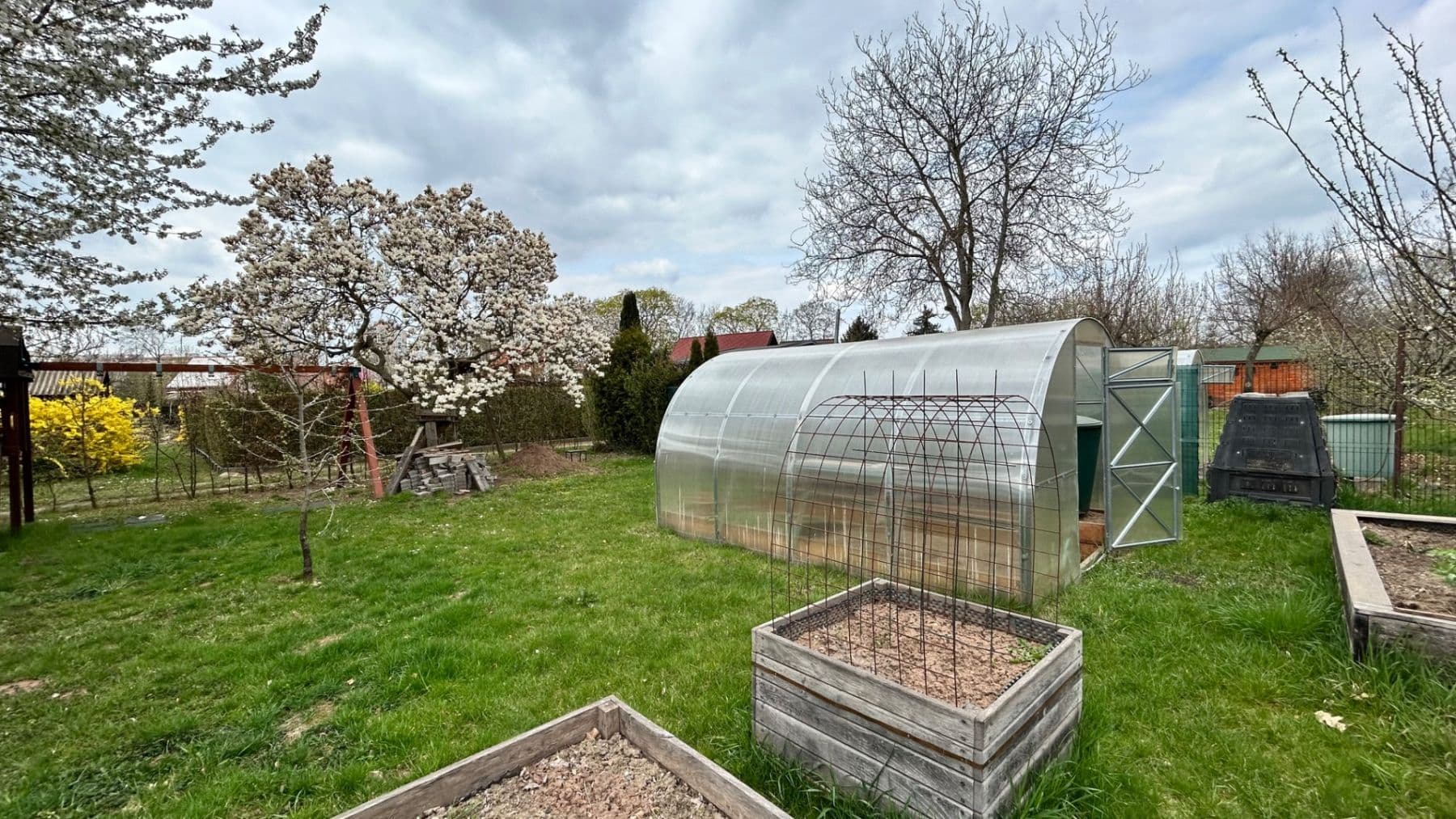 Prodej chaty, chalupy 16 m², pozemek 310 m², Zahrádkářská osada Třešňovka, Hradec Králové, Královéhradecký kraj Prodej chaty, chalupy 16 m², pozemek 310 m², Zahrádkářská osada Třešňovka, Hradec Králové, Královéhradecký kraj