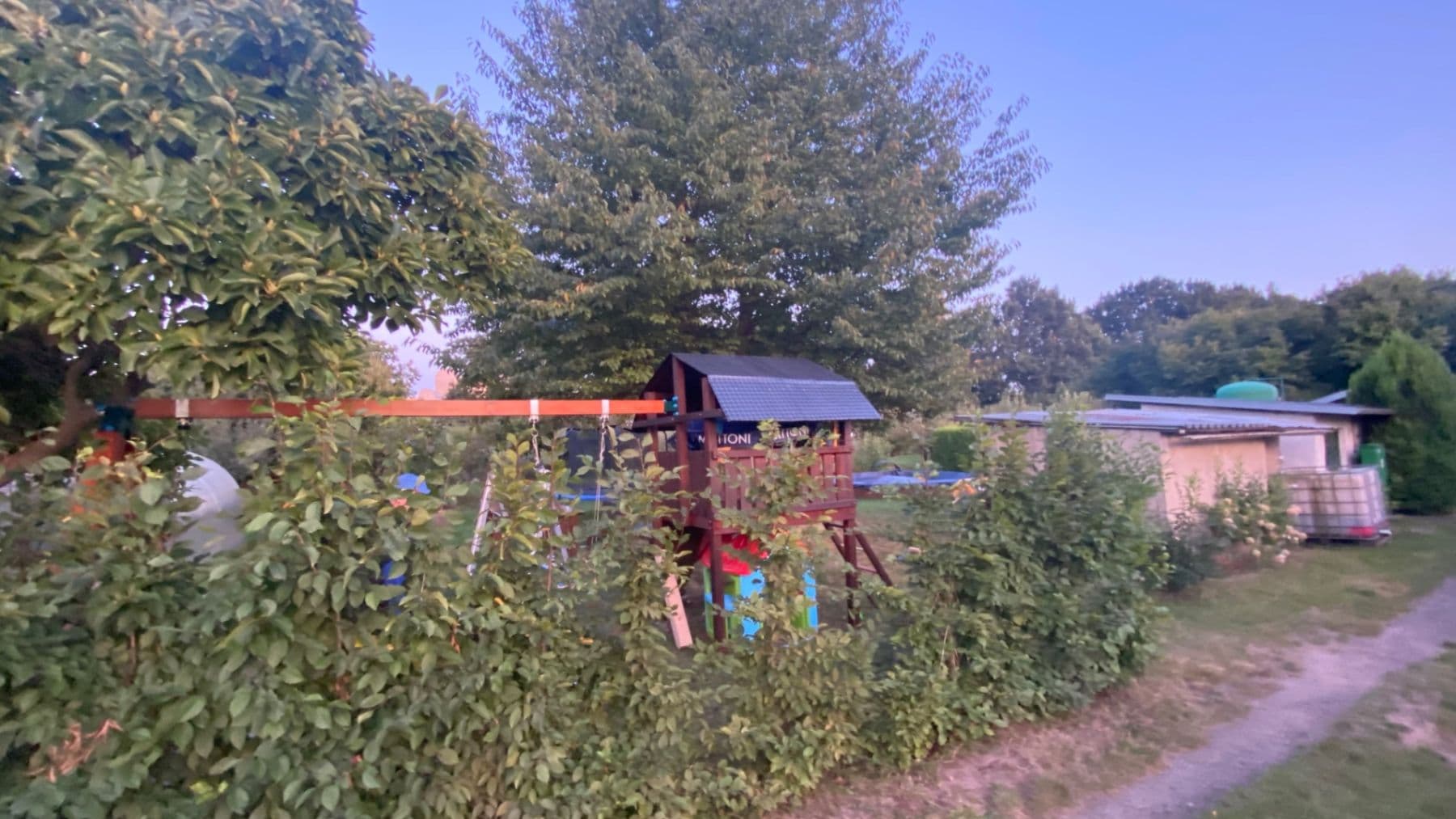 Prodej chaty, chalupy 16 m², pozemek 310 m², Zahrádkářská osada Třešňovka, Hradec Králové, Královéhradecký kraj Prodej chaty, chalupy 16 m², pozemek 310 m², Zahrádkářská osada Třešňovka, Hradec Králové, Královéhradecký kraj