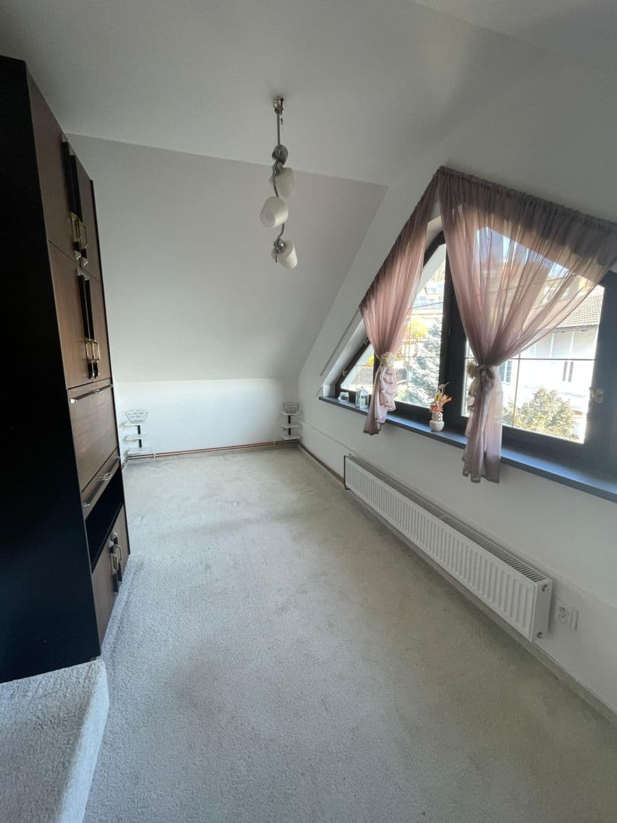 Pronájem bytu 3+1 115 m², Dehtínská, Praha, Praha Pronájem bytu 3+1 115 m², Dehtínská, Praha, Praha