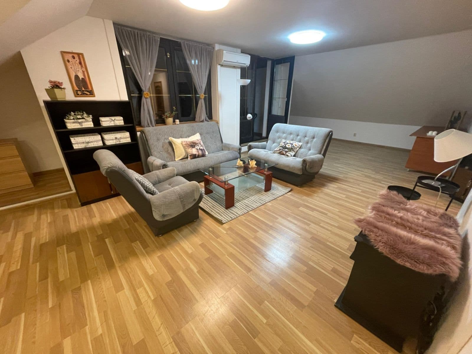 Pronájem bytu 3+1 115 m², Dehtínská, Praha, Praha Pronájem bytu 3+1 115 m², Dehtínská, Praha, Praha