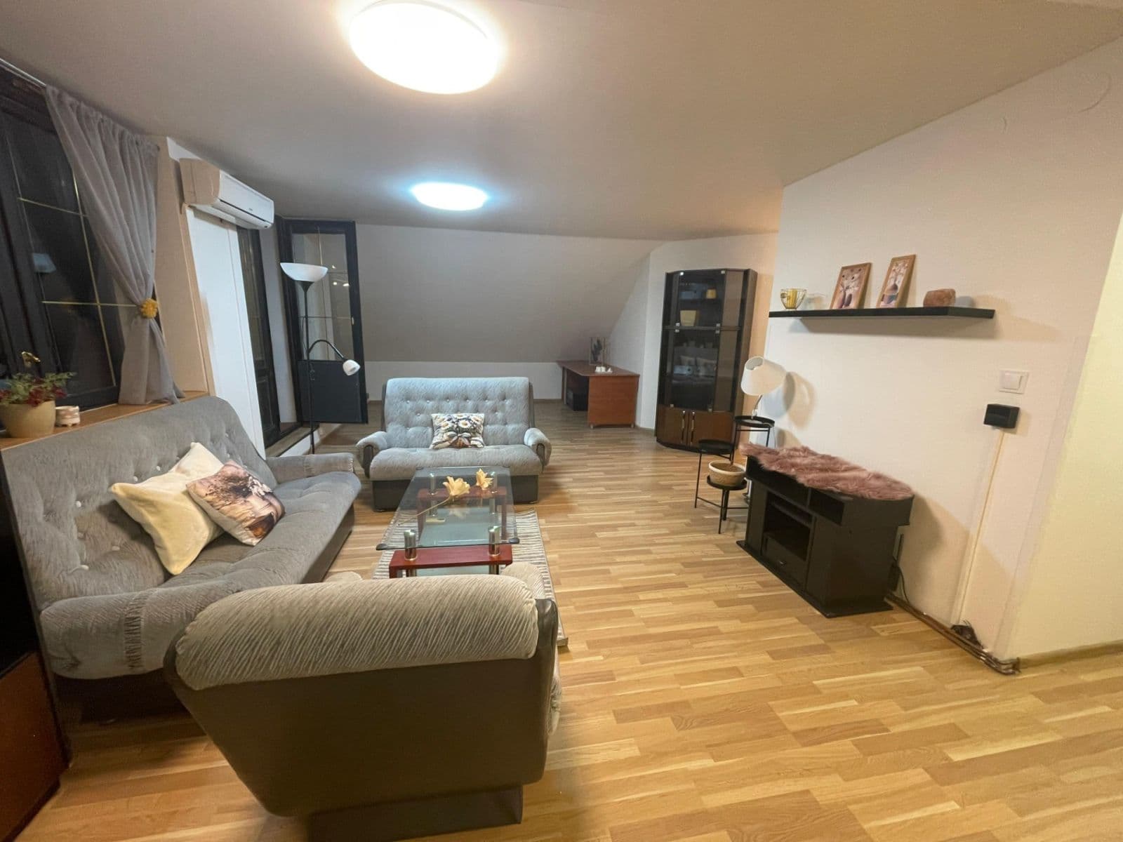 Pronájem bytu 3+1 115 m², Dehtínská, Praha, Praha Pronájem bytu 3+1 115 m², Dehtínská, Praha, Praha