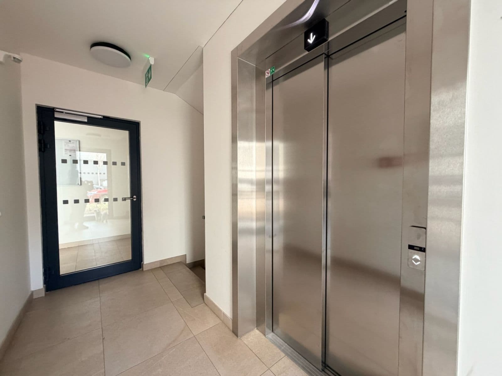 Pronájem bytu 2+kk 53 m², Dagmar Burešové, Praha, Praha Pronájem bytu 2+kk 53 m², Dagmar Burešové, Praha, Praha