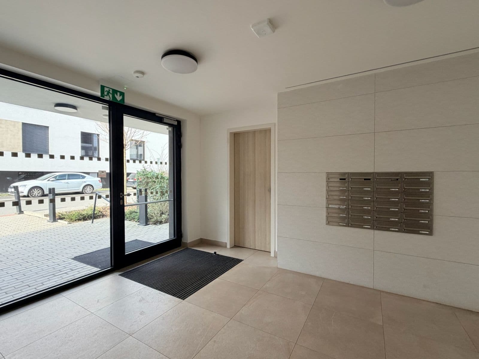 Pronájem bytu 2+kk 53 m², Dagmar Burešové, Praha, Praha Pronájem bytu 2+kk 53 m², Dagmar Burešové, Praha, Praha