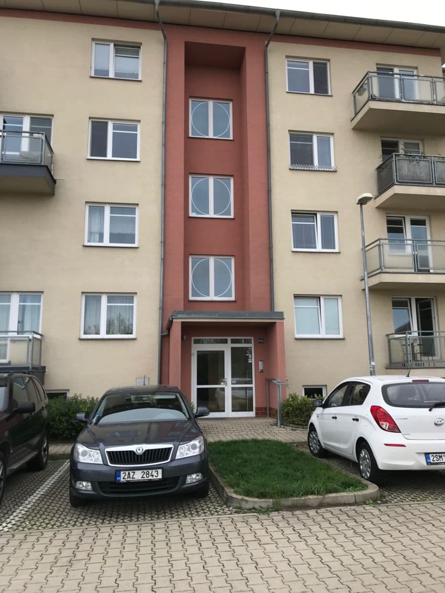 Pronájem bytu 1+kk 35 m², Najdrova, Roztoky, Středočeský kraj Pronájem bytu 1+kk 35 m², Najdrova, Roztoky, Středočeský kraj