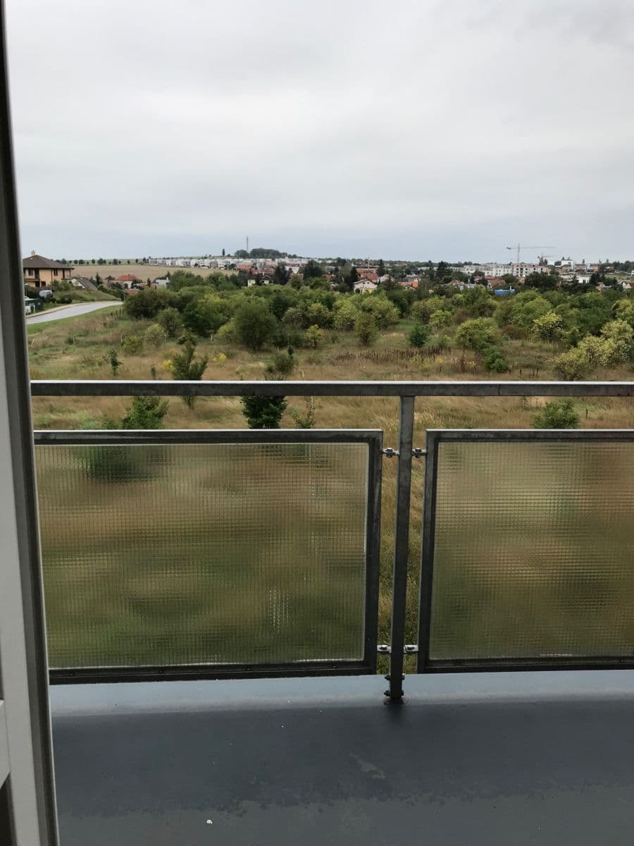 Pronájem bytu 1+kk 35 m², Najdrova, Roztoky, Středočeský kraj Pronájem bytu 1+kk 35 m², Najdrova, Roztoky, Středočeský kraj