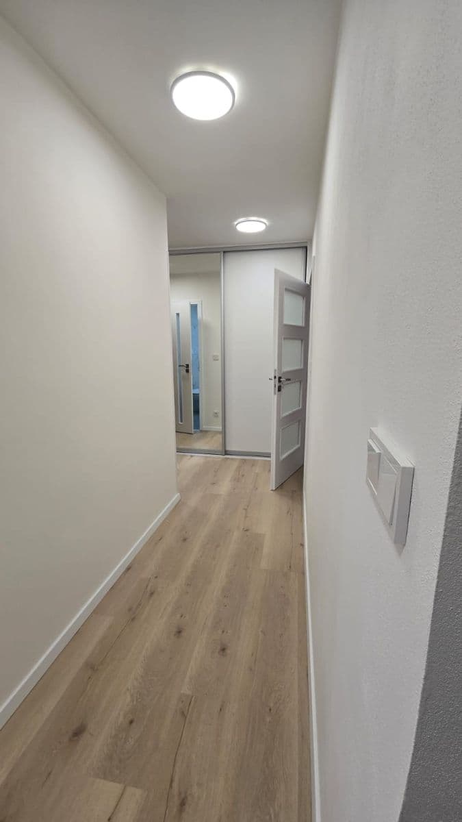 Pronájem bytu 2+kk 40 m², Pod Strání, Praha, Praha Pronájem bytu 2+kk 40 m², Pod Strání, Praha, Praha