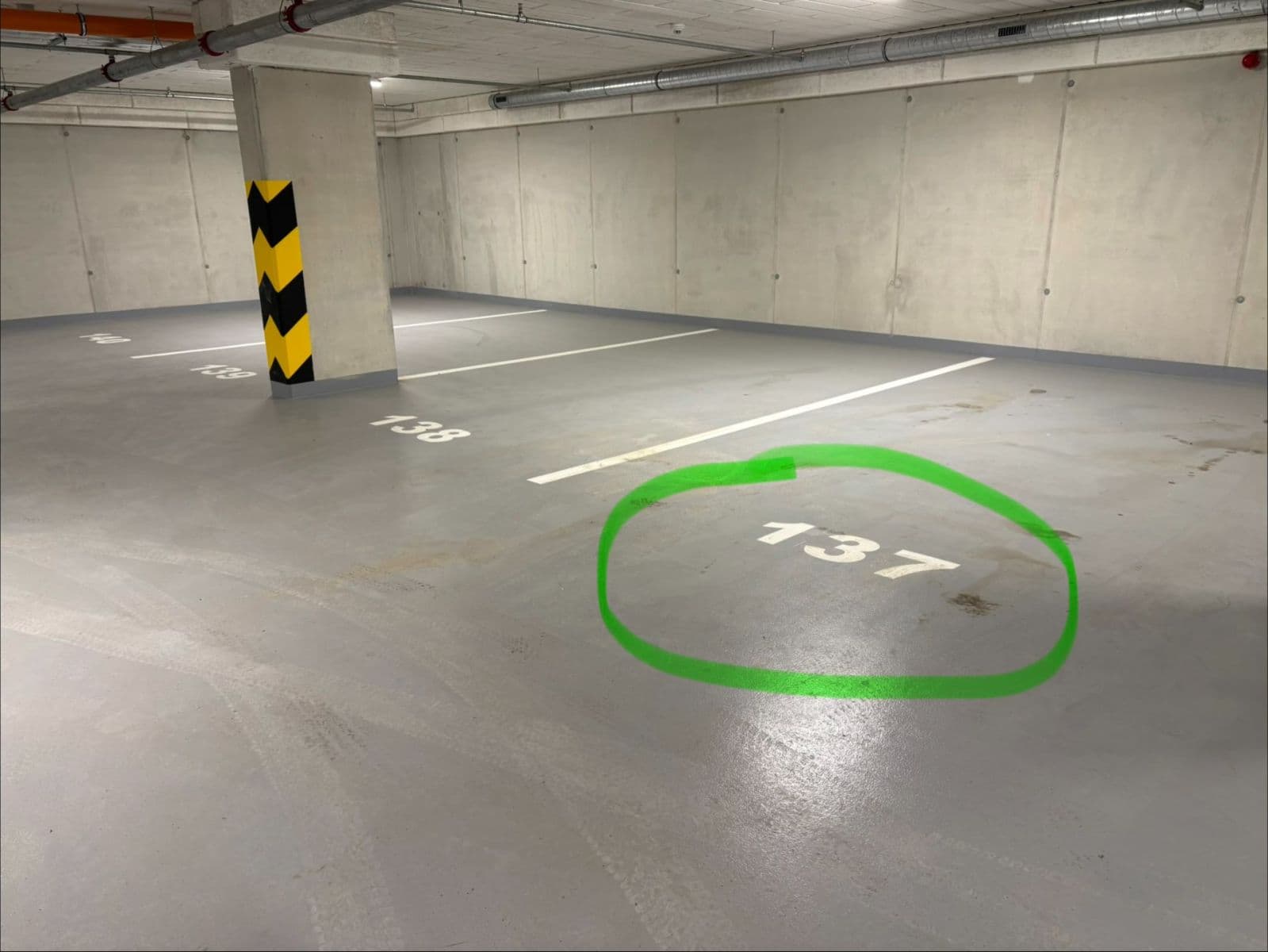 Pronájem garáže 18 m², Suchánkova, Benešov, Středočeský kraj Pronájem garáže 18 m², Suchánkova, Benešov, Středočeský kraj