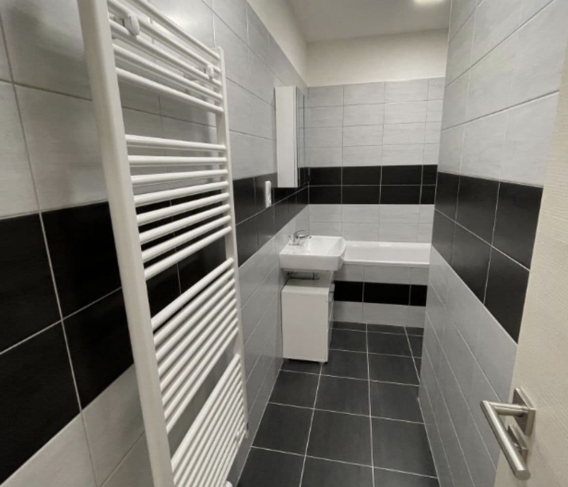 Pronájem bytu 2+kk 62 m², K Cukrovaru, Odolena Voda, Středočeský kraj Pronájem bytu 2+kk 62 m², K Cukrovaru, Odolena Voda, Středočeský kraj