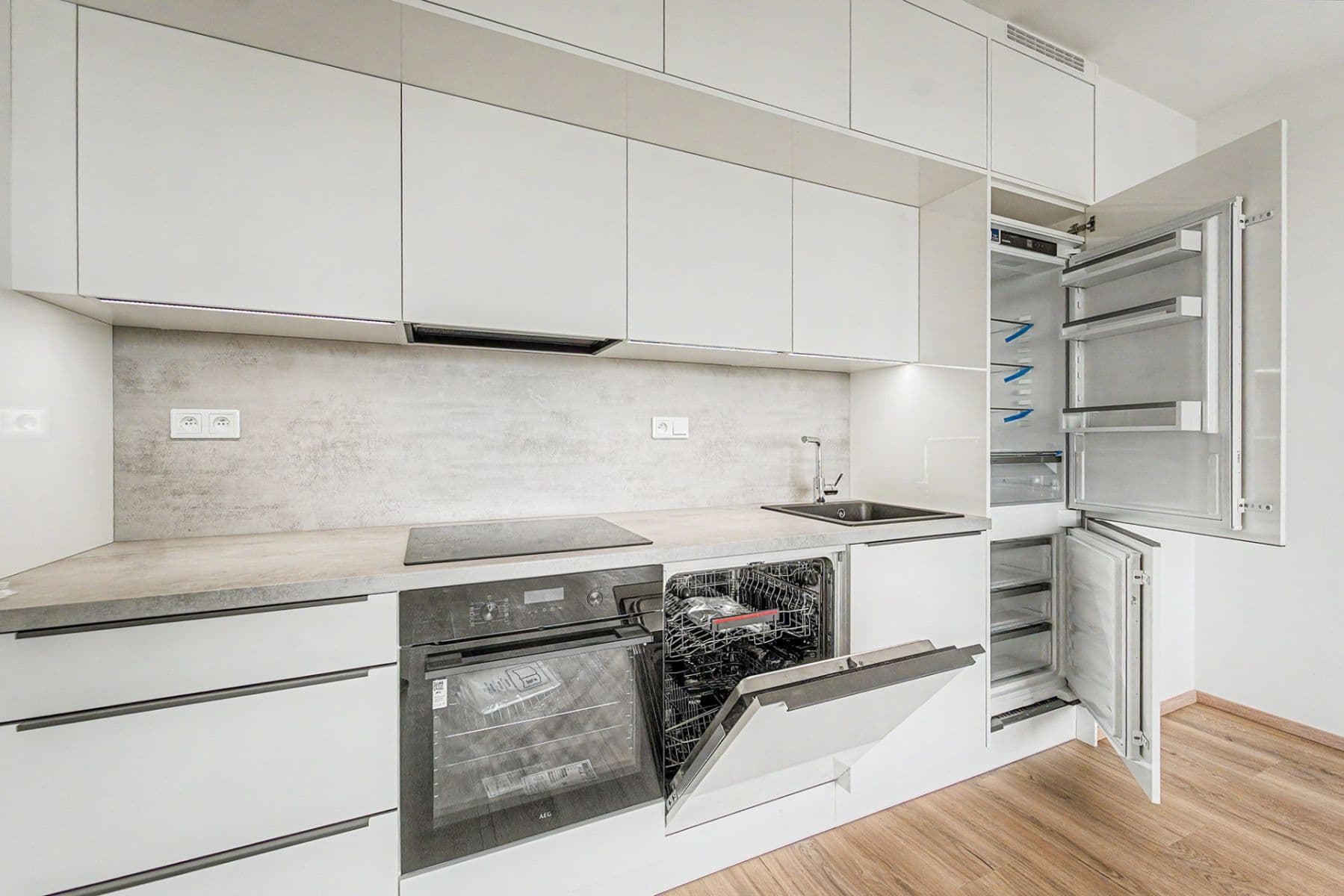 Pronájem bytu 2+kk 52 m², Hodkovická, Praha, Praha Pronájem bytu 2+kk 52 m², Hodkovická, Praha, Praha