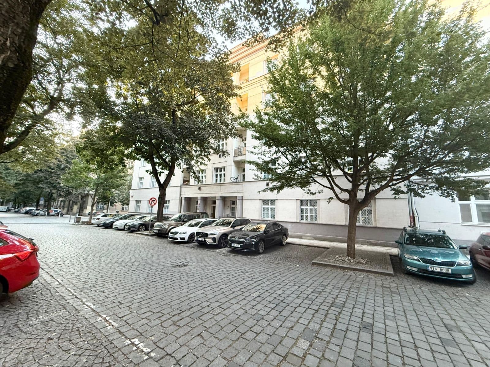 Pronájem bytu 2+1 70 m², Národní obrany, Praha, Praha Pronájem bytu 2+1 70 m², Národní obrany, Praha, Praha