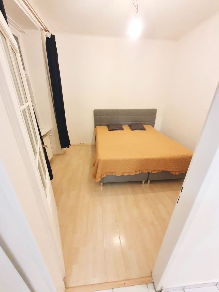 Pronájem bytu 2+1 60 m², Národní obrany, Praha, Praha Pronájem bytu 2+1 60 m², Národní obrany, Praha, Praha