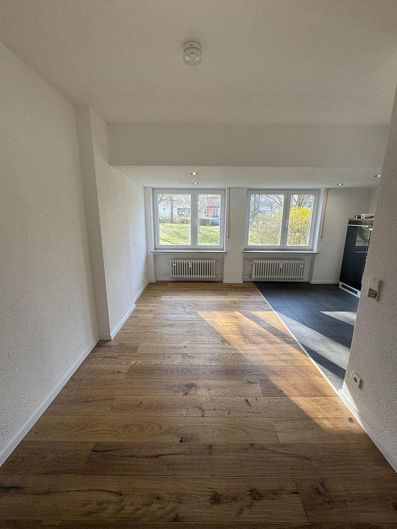 Pronájem bytu 2+1 56 m², Stuttgart, Bádensko-Württembersko Pronájem bytu 2+1 56 m², Stuttgart, Bádensko-Württembersko