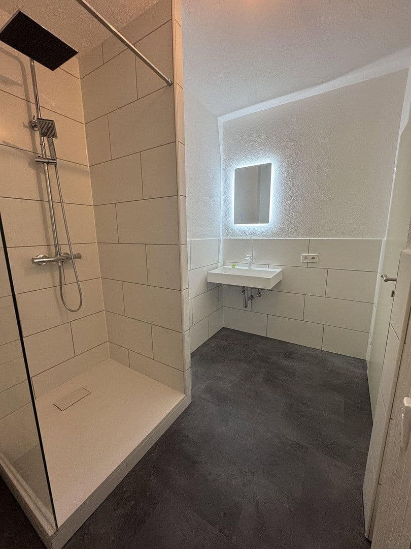 Pronájem bytu 2+1 56 m², Stuttgart, Bádensko-Württembersko Pronájem bytu 2+1 56 m², Stuttgart, Bádensko-Württembersko