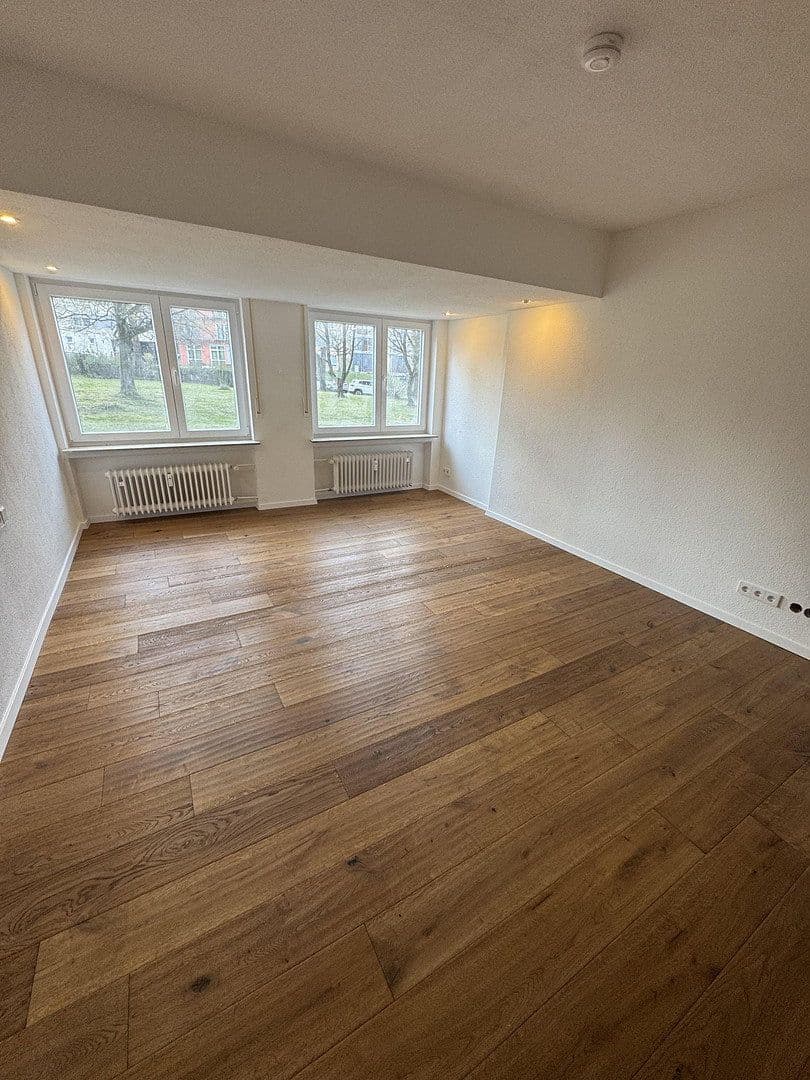 Pronájem bytu 2+1 56 m², Stuttgart, Bádensko-Württembersko Pronájem bytu 2+1 56 m², Stuttgart, Bádensko-Württembersko