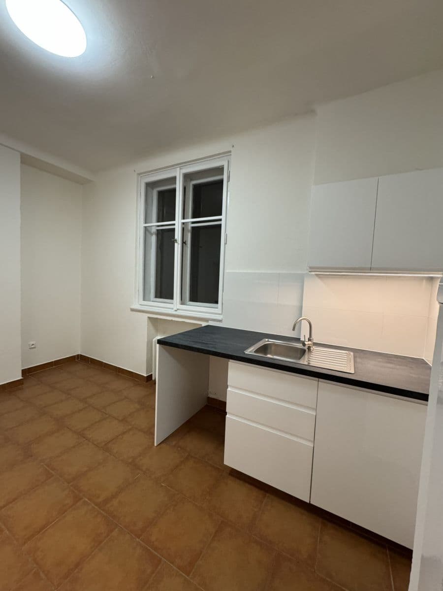 Pronájem bytu 2+1 60 m², Ve Smečkách, Praha, Praha Pronájem bytu 2+1 60 m², Ve Smečkách, Praha, Praha