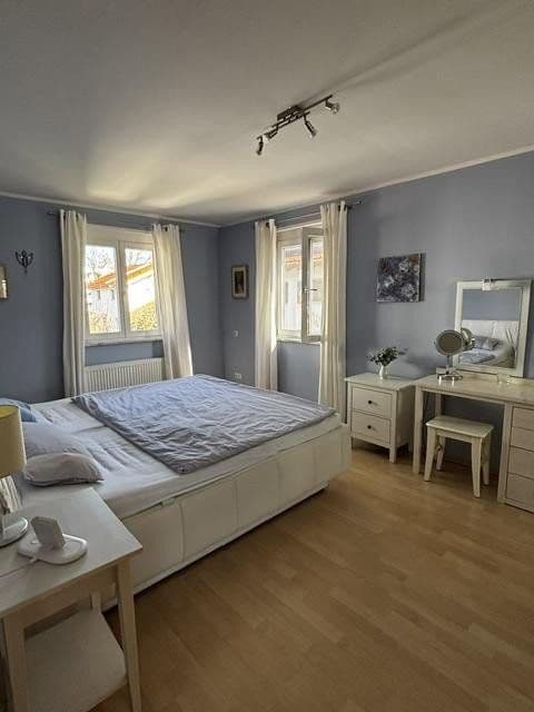 Prodej domu 140 m², pozemek 365 m², Höhenkirchen-Siegertsbrunn, Bavorsko Prodej domu 140 m², pozemek 365 m², Höhenkirchen-Siegertsbrunn, Bavorsko