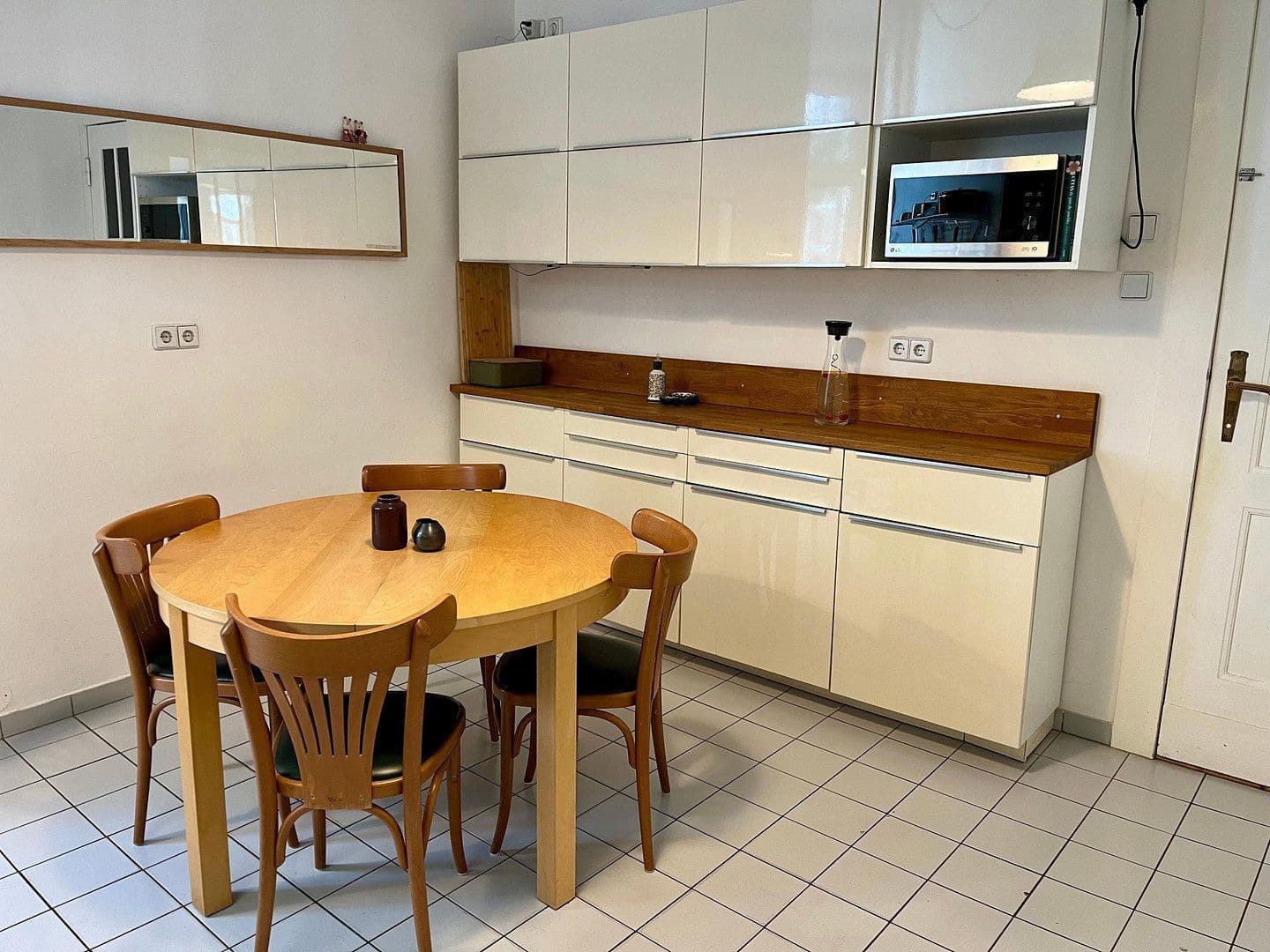 Prodej bytu 4+1 131 m², Berlin, Berlín Prodej bytu 4+1 131 m², Berlin, Berlín