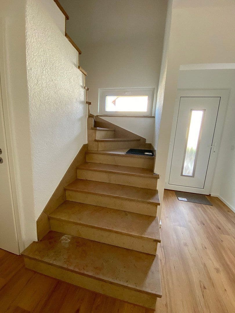 Pronájem bytu 4+1 105 m², Püttlingen, Země Sársko Pronájem bytu 4+1 105 m², Püttlingen, Země Sársko