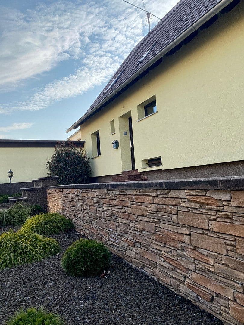 Pronájem bytu 4+1 105 m², Püttlingen, Země Sársko Pronájem bytu 4+1 105 m², Püttlingen, Země Sársko