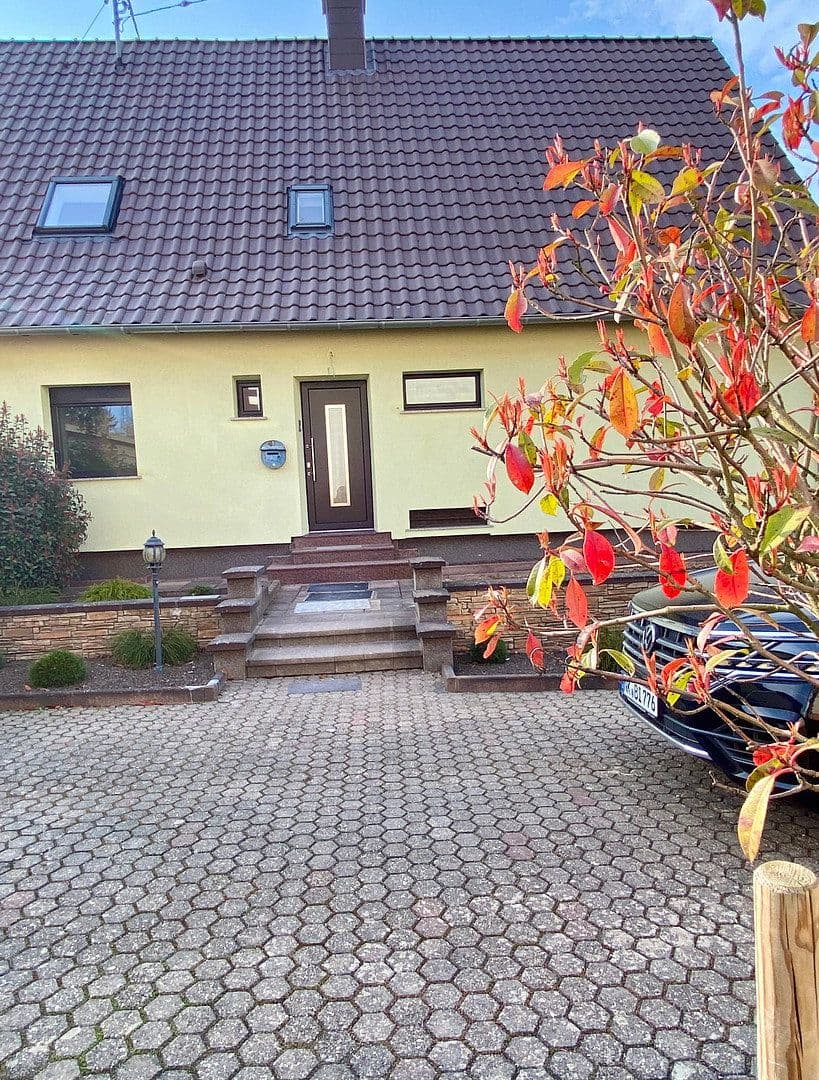 Pronájem bytu 4+1 105 m², Püttlingen, Země Sársko Pronájem bytu 4+1 105 m², Püttlingen, Země Sársko