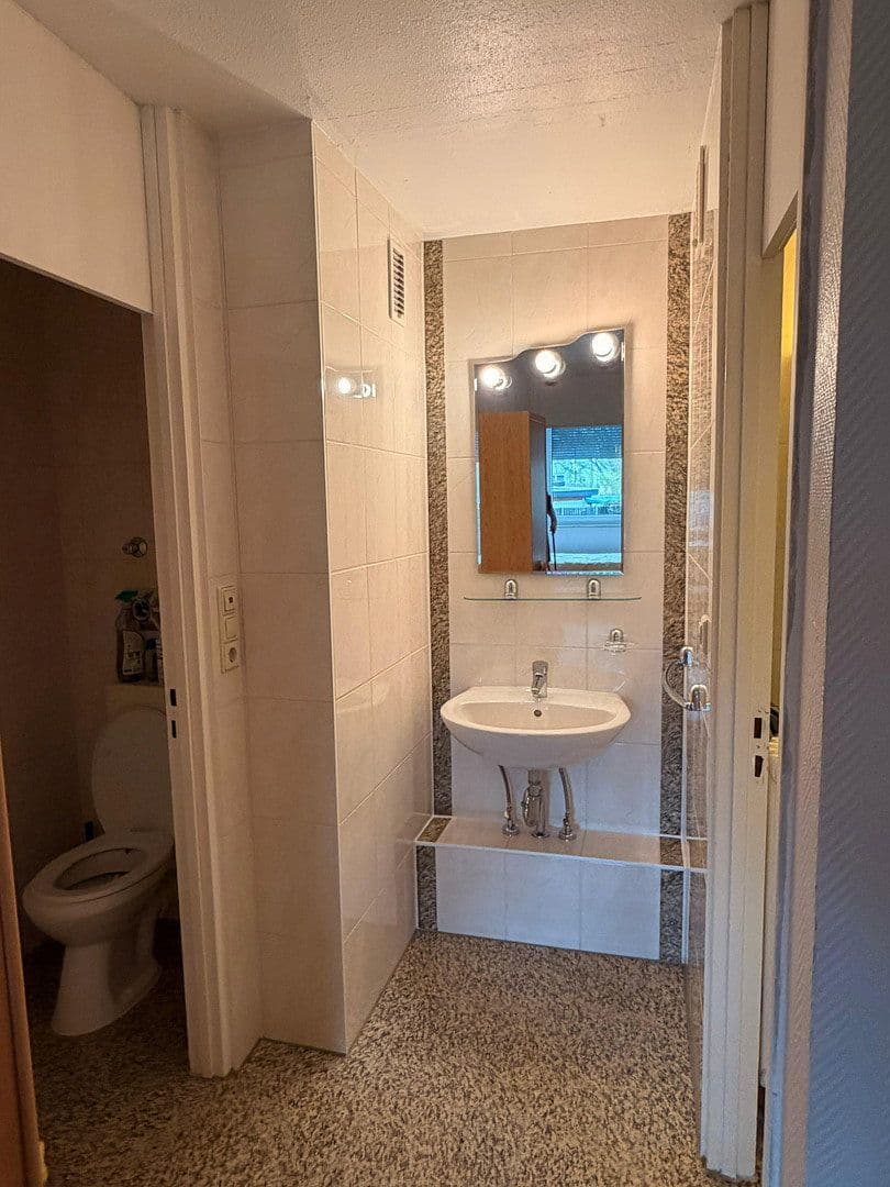 Pronájem bytu 4+kk 94 m², Moldaustr.8, Ludwigsburg, Bádensko-Württembersko Pronájem bytu 4+kk 94 m², Moldaustr.8, Ludwigsburg, Bádensko-Württembersko