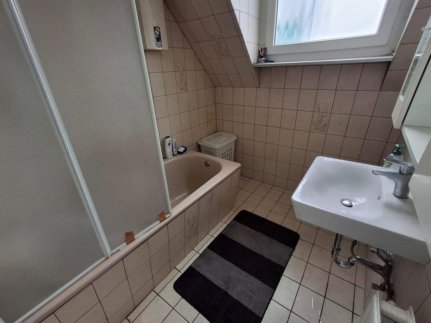 Prodej domu 220 m², pozemek 321 m², Kölner Straße 185, Frechen, Severní Porýní-Vestfálsko Prodej domu 220 m², pozemek 321 m², Kölner Straße 185, Frechen, Severní Porýní-Vestfálsko