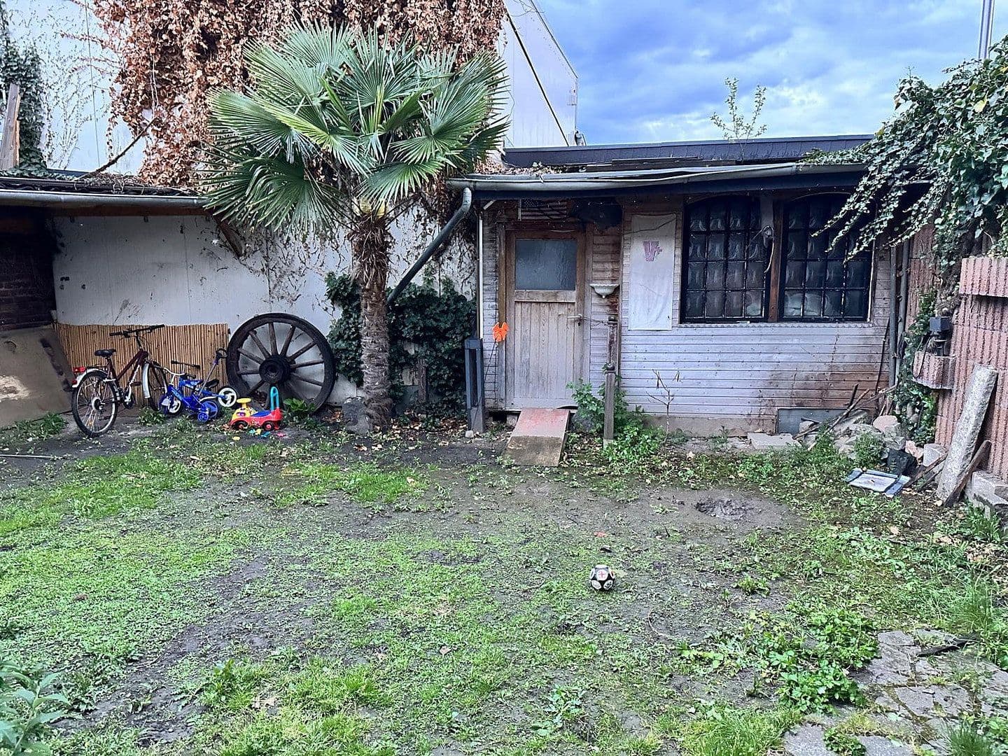 Prodej domu 220 m², pozemek 321 m², Kölner Straße 185, Frechen, Severní Porýní-Vestfálsko Prodej domu 220 m², pozemek 321 m², Kölner Straße 185, Frechen, Severní Porýní-Vestfálsko