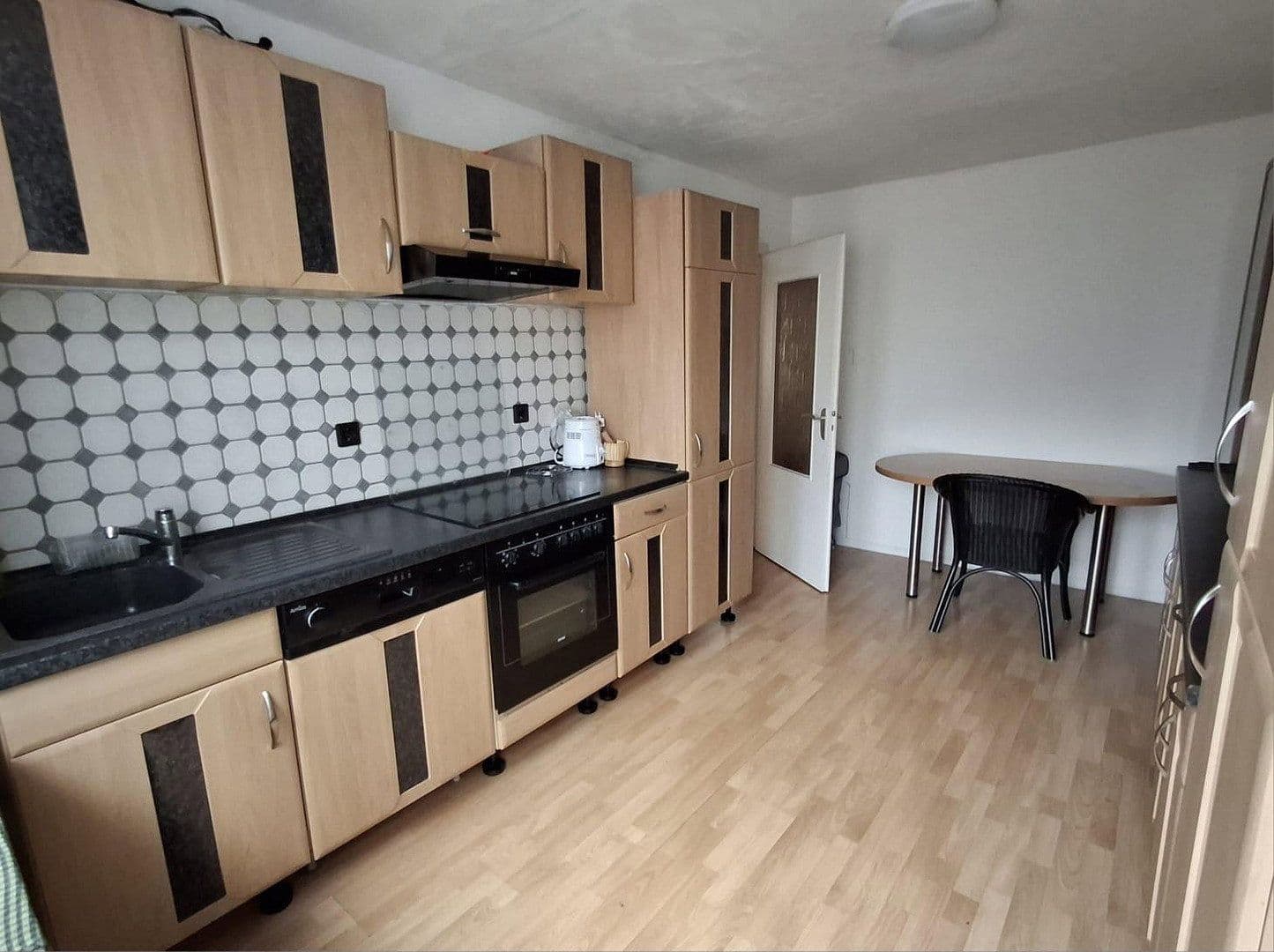 Prodej domu 220 m², pozemek 321 m², Kölner Straße 185, Frechen, Severní Porýní-Vestfálsko Prodej domu 220 m², pozemek 321 m², Kölner Straße 185, Frechen, Severní Porýní-Vestfálsko