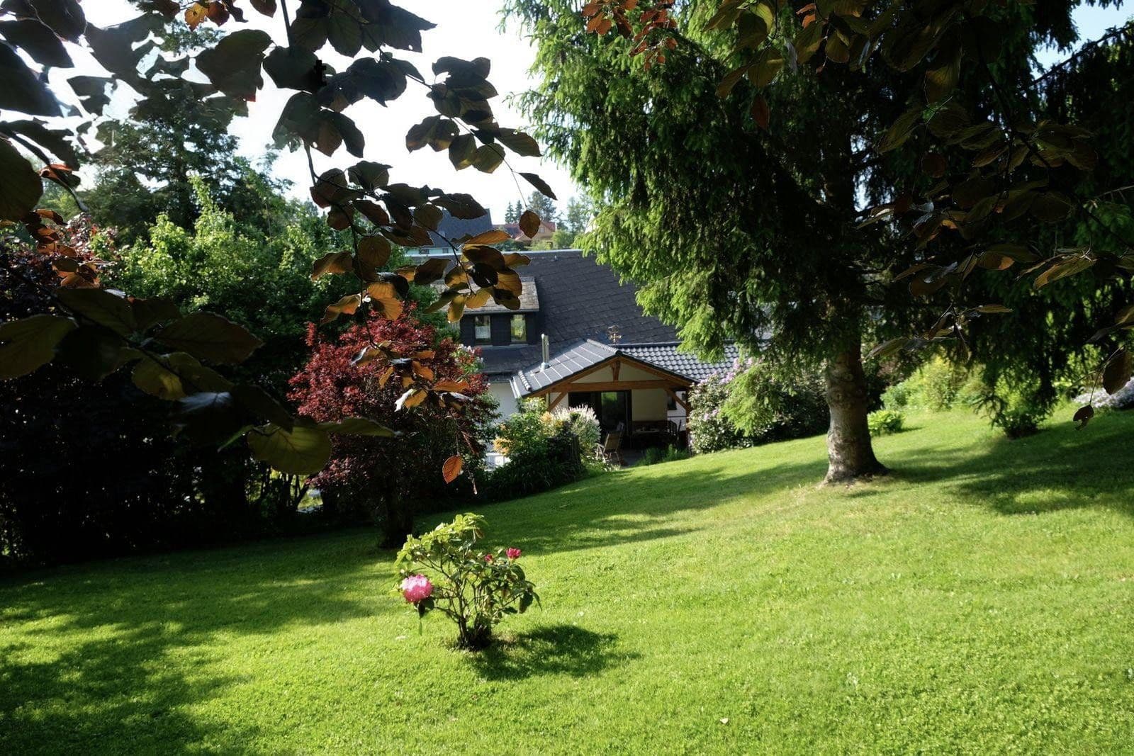 Prodej domu 242 m², pozemek 3.066 m², Claußnitz, Sasko Prodej domu 242 m², pozemek 3.066 m², Claußnitz, Sasko