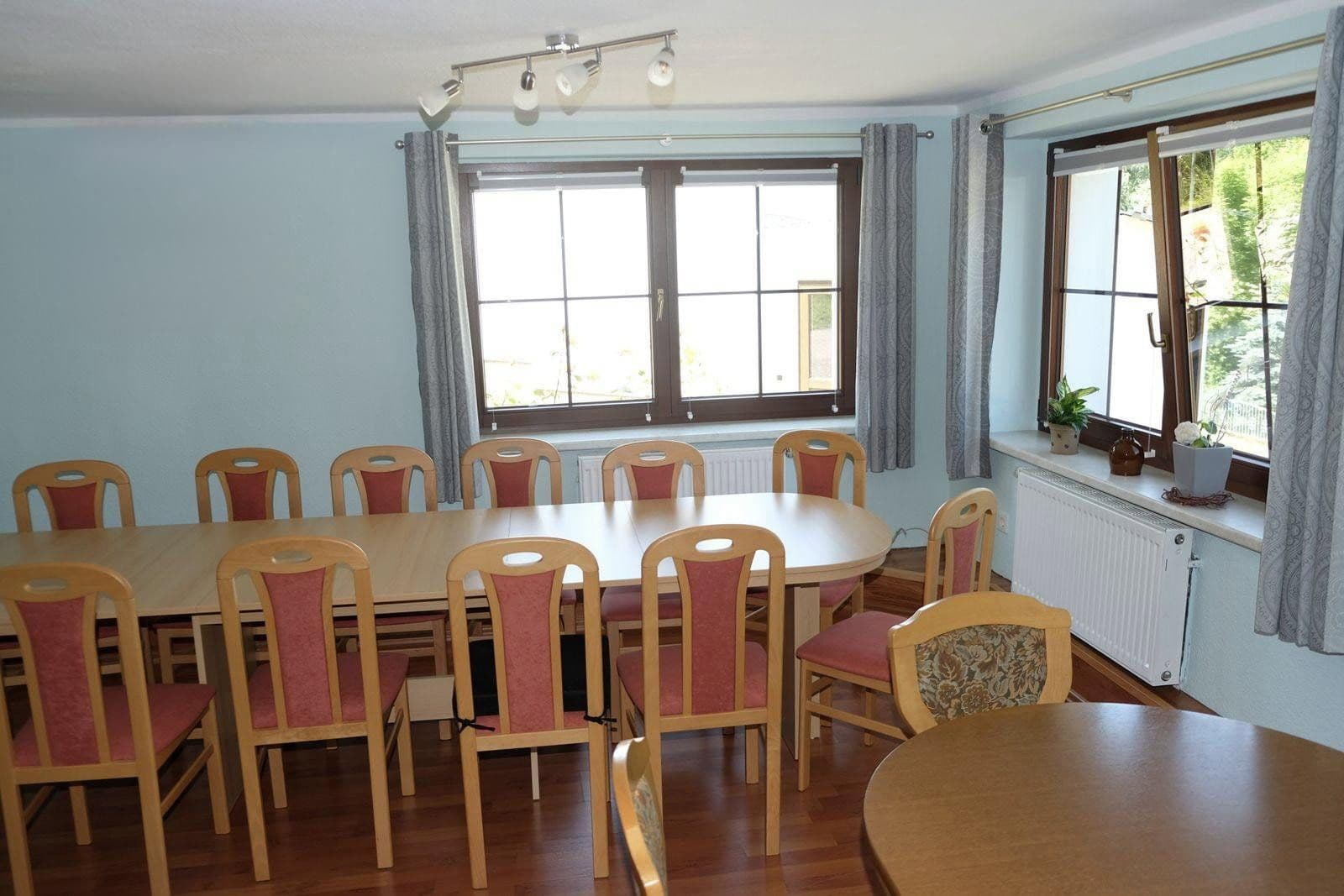 Prodej domu 242 m², pozemek 3.066 m², Claußnitz, Sasko Prodej domu 242 m², pozemek 3.066 m², Claußnitz, Sasko