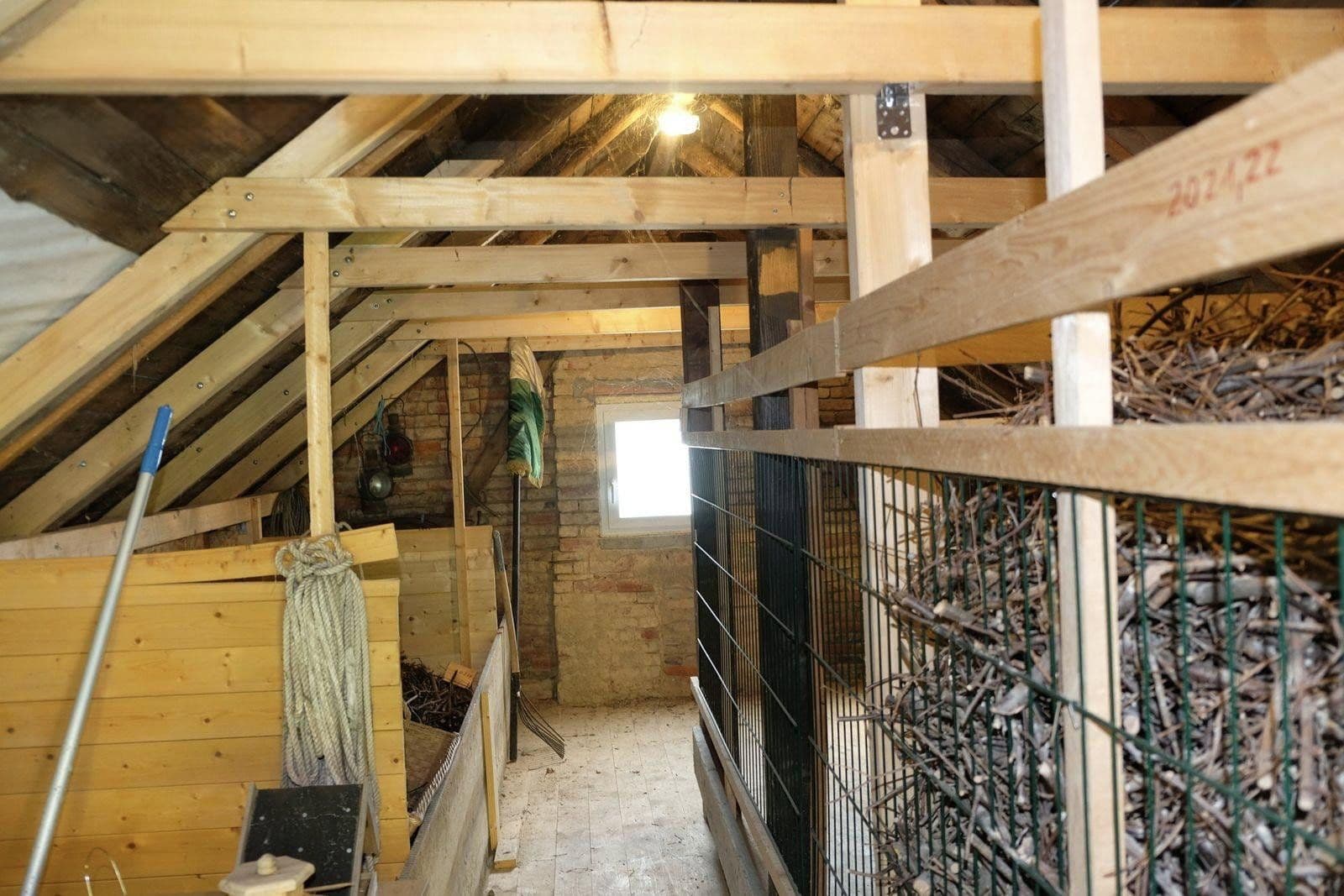 Prodej domu 242 m², pozemek 3.066 m², Claußnitz, Sasko Prodej domu 242 m², pozemek 3.066 m², Claußnitz, Sasko