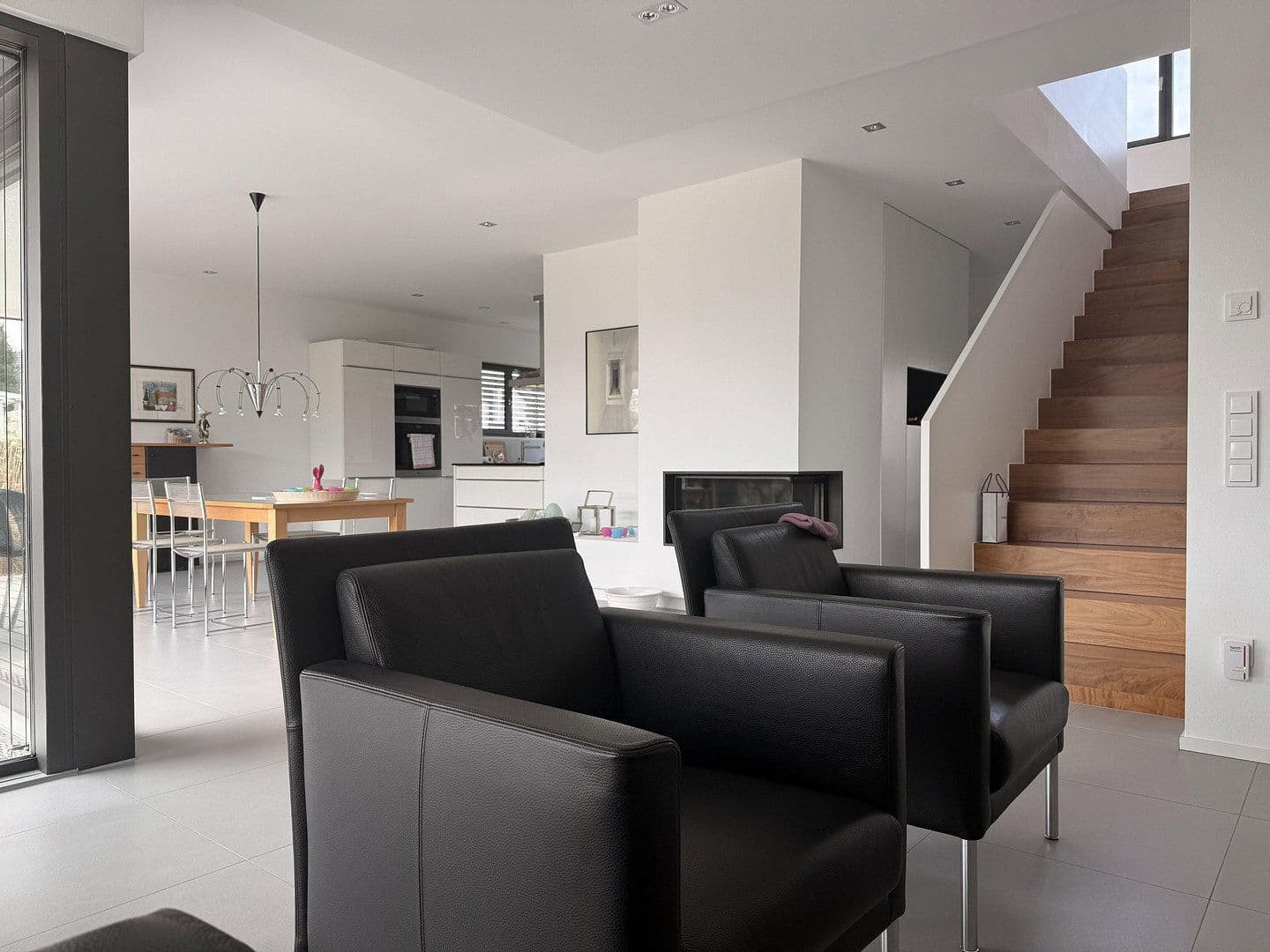 Prodej domu 240 m², pozemek 550 m², Winnenden, Bádensko-Württembersko Prodej domu 240 m², pozemek 550 m², Winnenden, Bádensko-Württembersko