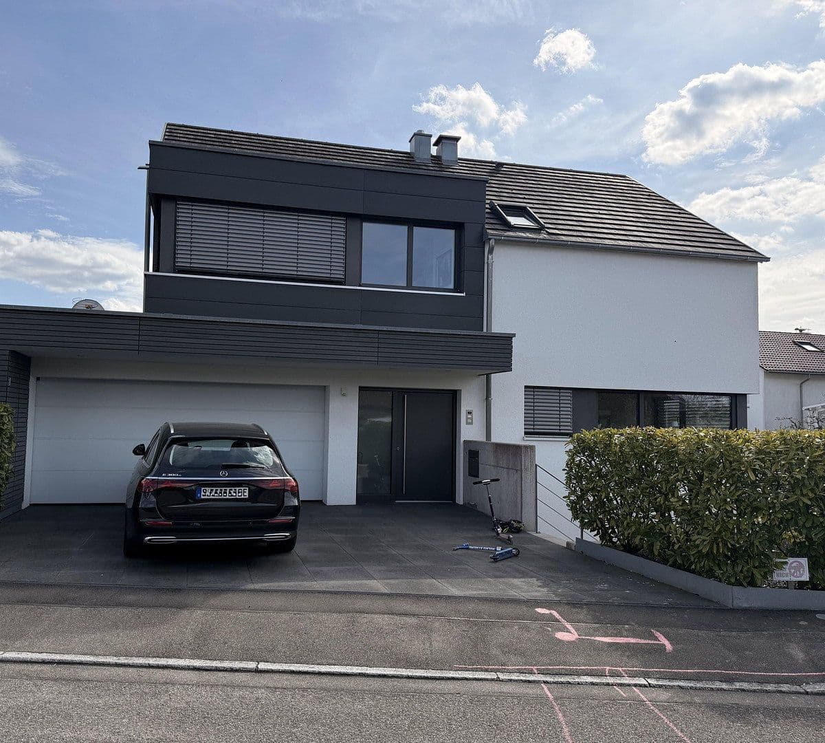 Prodej domu 240 m², pozemek 550 m², Winnenden, Bádensko-Württembersko Prodej domu 240 m², pozemek 550 m², Winnenden, Bádensko-Württembersko