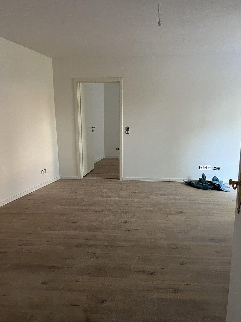 Pronájem bytu 2+1 60 m², Schulenburger Landstr 55, Hannover, Dolní Sasko Pronájem bytu 2+1 60 m², Schulenburger Landstr 55, Hannover, Dolní Sasko